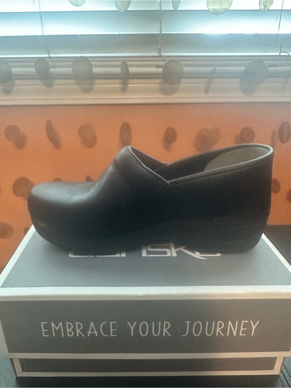 Dansko XP 2.0 Waterproof Leather Clogs Size EU 38/US 7.5-8 with box